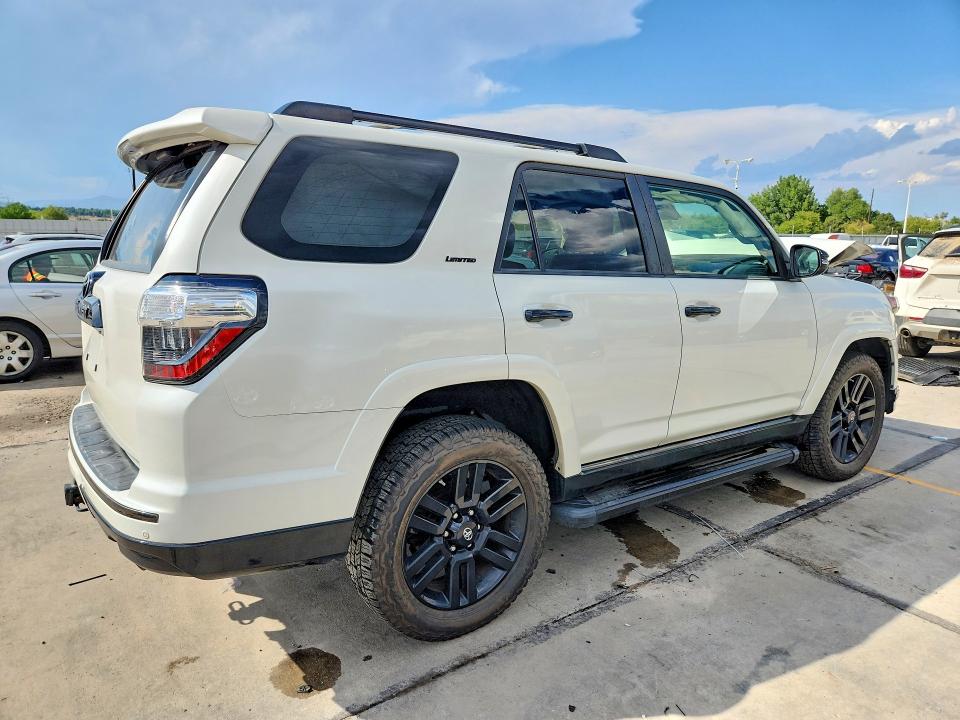 Photo 3 from auction – 2020 TOYOTA 4RUNNER with VIN JTEBU5JR8L5799388