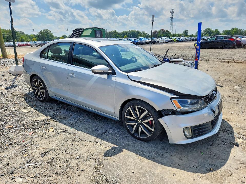 Photo 4 from auction – 2013 VOLKSWAGEN JETTA with VIN 3VW4A7AJXDM224763