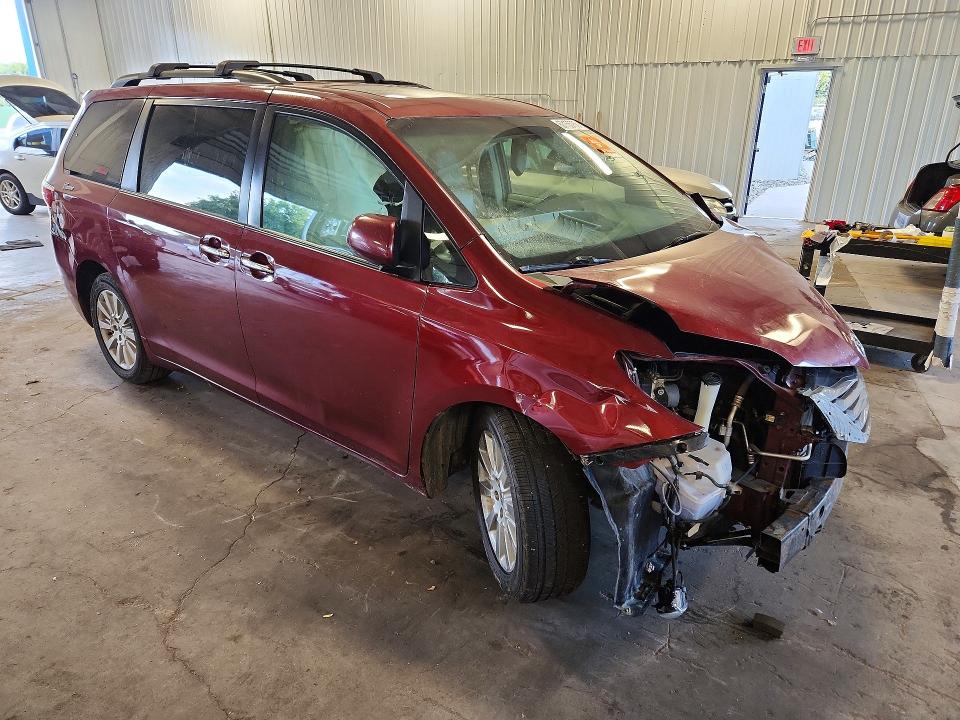Photo 4 from auction – 2015 TOYOTA SIENNA with VIN 5TDDK3DCXFS123697