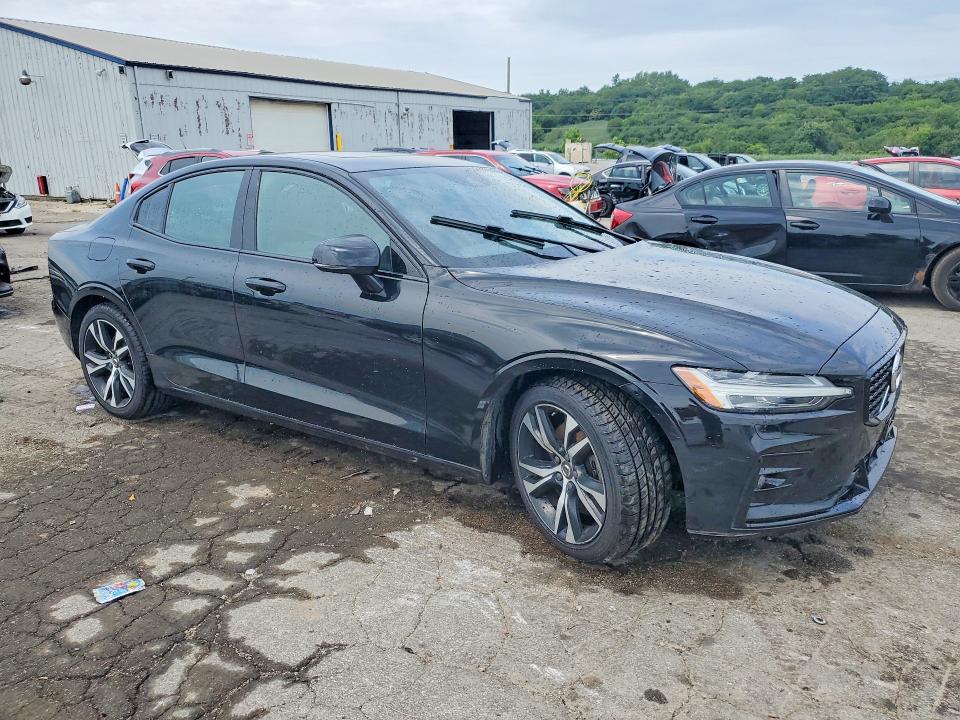 Photo 4 from auction – 2022 VOLVO S60 with VIN 7JRL12TM8NG157960