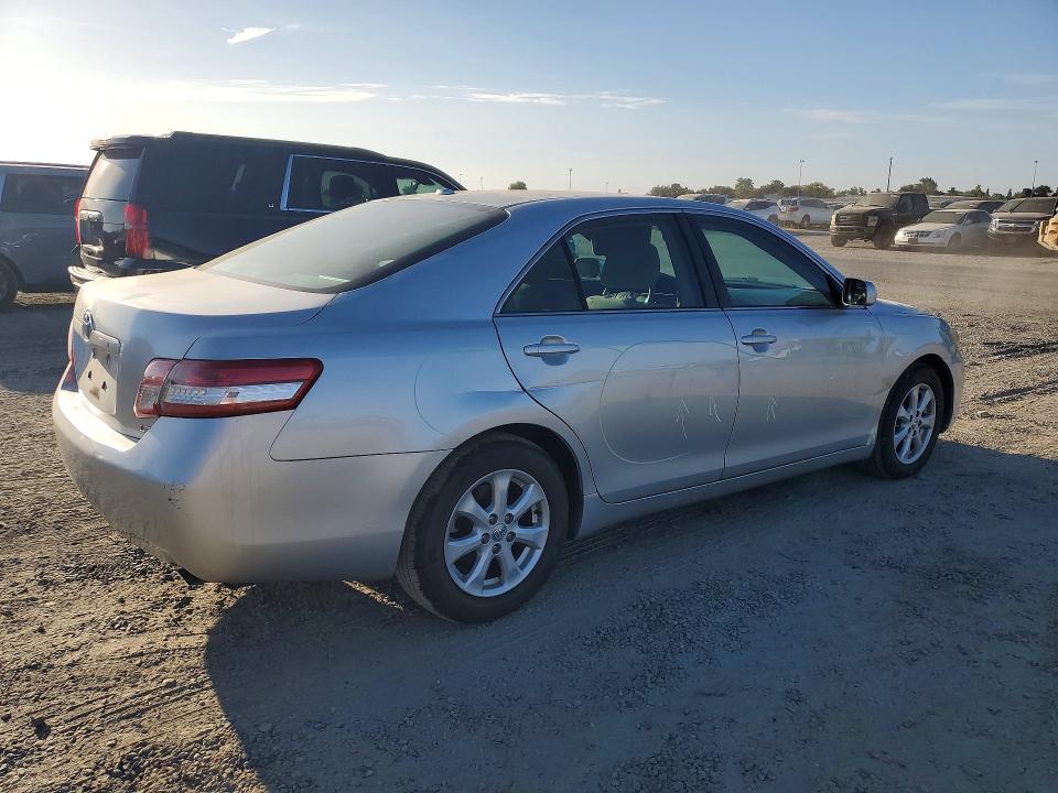 Photo 3 from auction – 2011 TOYOTA CAMRY with VIN 4T1BF3EK7BU624422