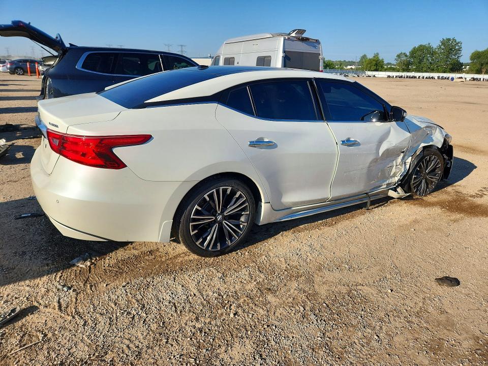 Photo 3 from auction – 2017 NISSAN MAXIMA with VIN 1N4AA6AP6HC369588