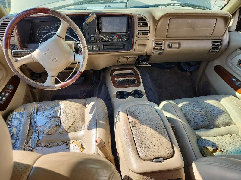 Photo 8 from auction – 2000 CADILLAC ESCALADE with VIN 1GYEK63R3YR180864