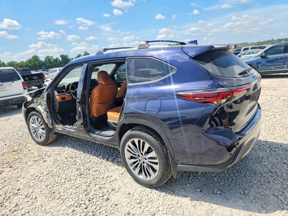 Photo 2 from auction – 2024 TOYOTA HIGHLANDER with VIN 5TDKDRAH8RS544052