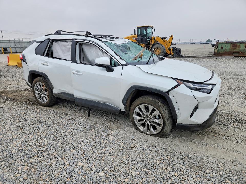 Photo 4 from auction – 2025 TOYOTA RAV4 with VIN 2T3A1RFV8SW570089