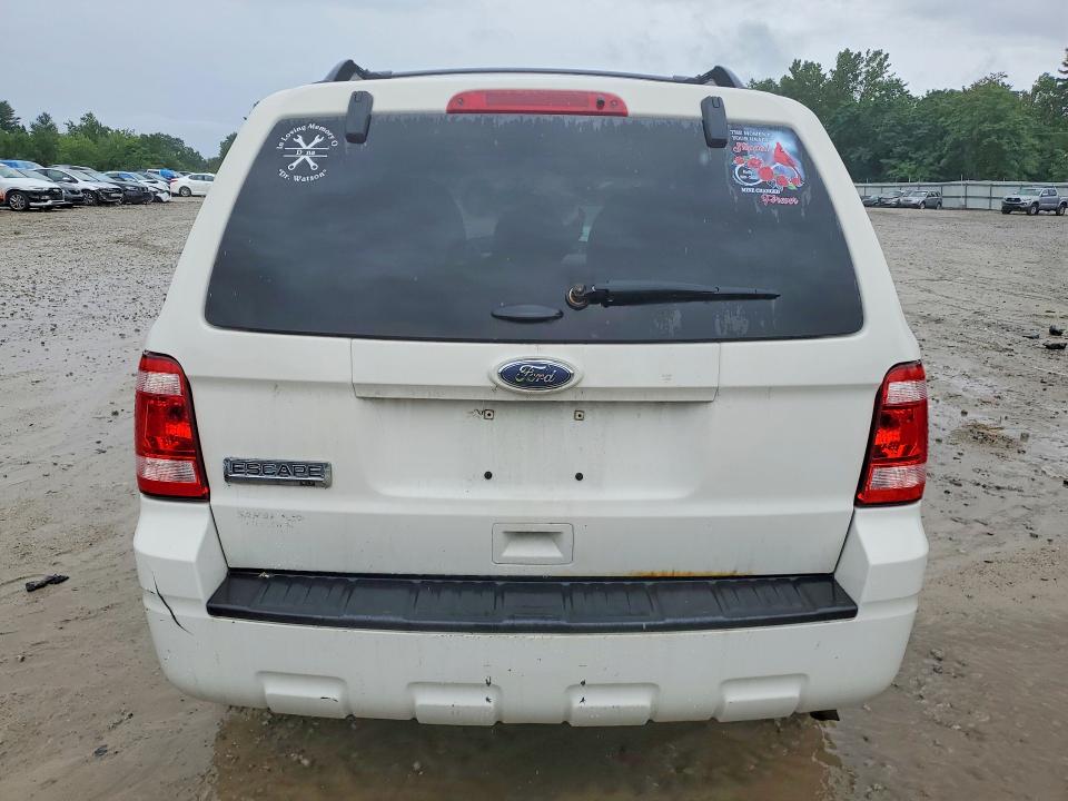 Photo 6 from auction – 2011 FORD ESCAPE with VIN 1FMCU0D79BKC08020