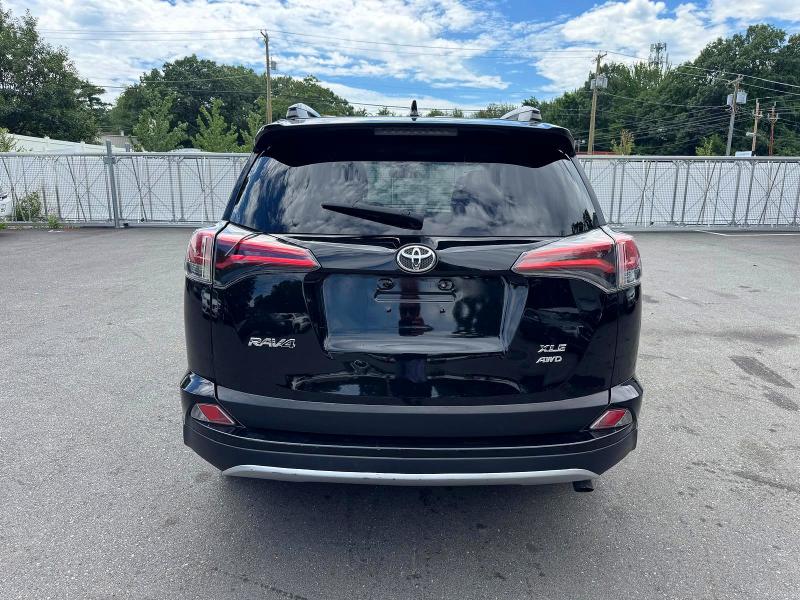 Zdjęcie 5 z aukcji – 2018 TOYOTA RAV4 z VIN 2T3RFREV4JW857885