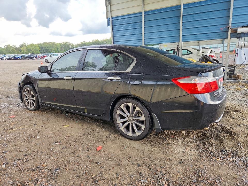 Photo 2 from auction – 2015 HONDA ACCORD with VIN 1HGCR2F53FA221243