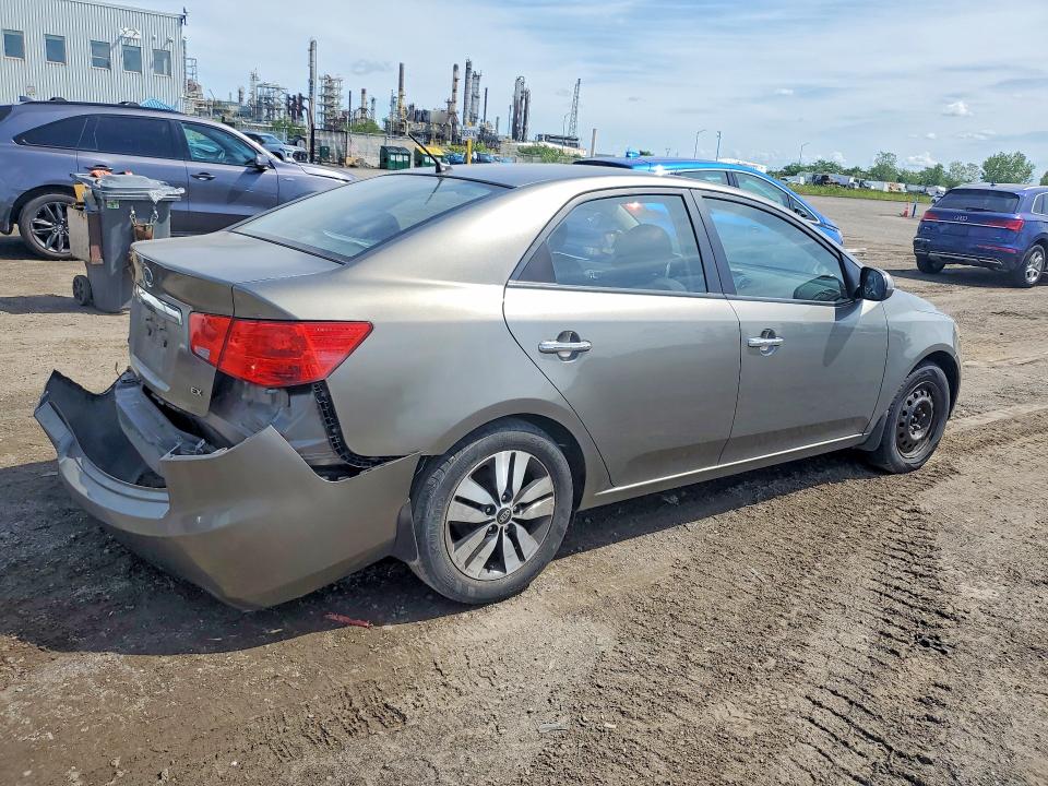 Photo 3 from auction – 2013 KIA FORTE with VIN KNAFU4A24D5647402
