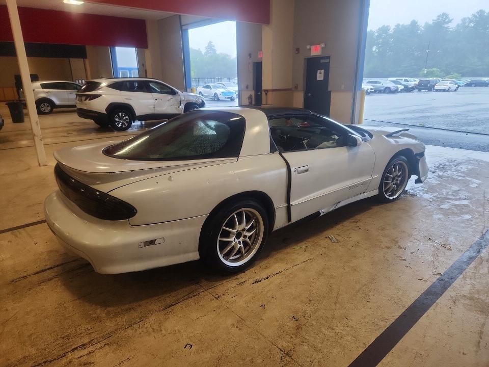 Photo 3 from auction – 1996 PONTIAC FIREBIRD with VIN 2G2FV22P3T2203313