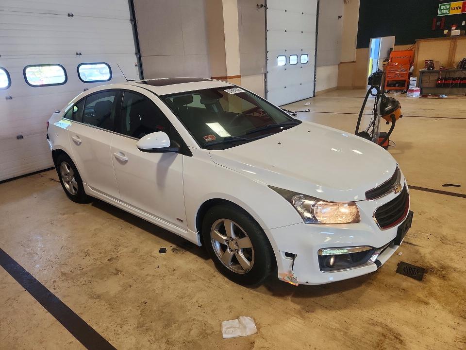 Photo 4 from auction – 2015 CHEVROLET CRUZE with VIN 1G1PC5SB9F7278017