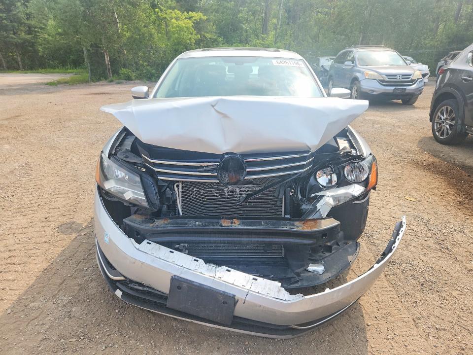 Снимка 5 от търг – 2015 VOLKSWAGEN PASSAT с VIN 1VWBS7A31FC074097