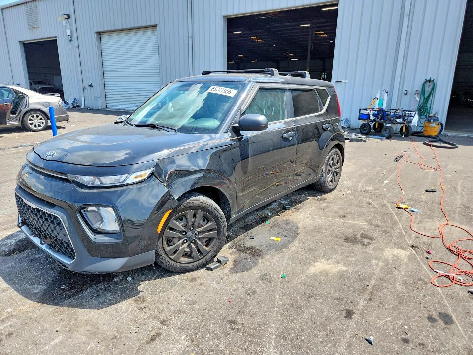 KIA SOUL 2021 with VIN KNDJ22AU1M7738141 - Photo from auction