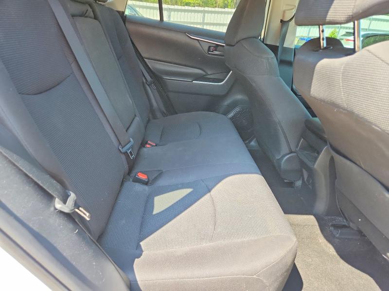Photo 11 from auction – 2019 TOYOTA RAV4 with VIN 2T3H1RFV4KW038322