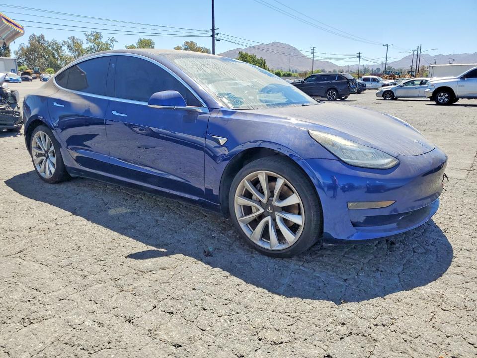 Photo 4 from auction – 2018 TESLA MODEL 3 with VIN 5YJ3E1EA1JF033386