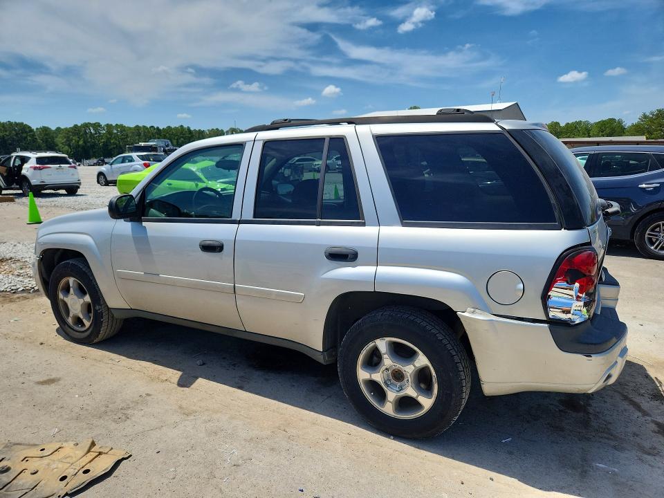 Photo 2 from auction – 2008 CHEVROLET TRAIL BLAZER with VIN 1GNDS13S682196788
