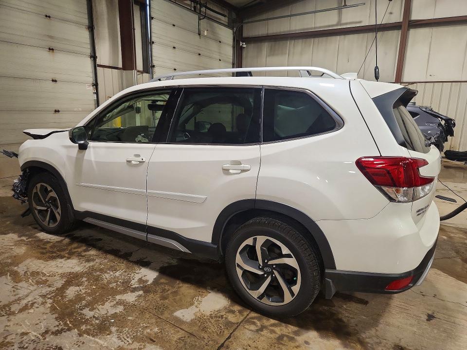 Photo 2 from auction – 2023 SUBARU FORESTER with VIN JF2SKARC1PH471724