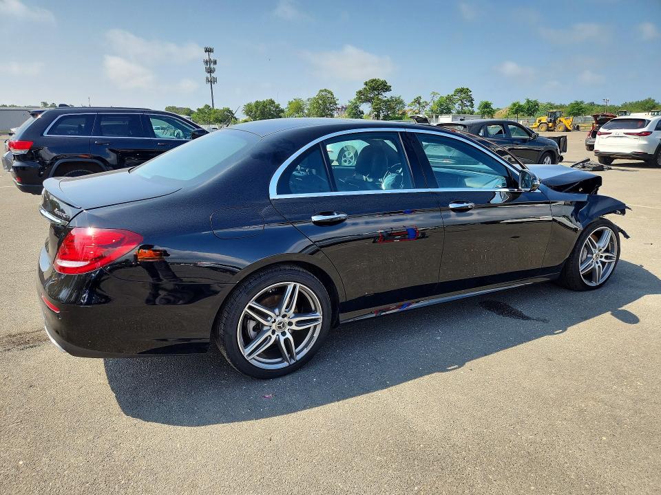 Photo 3 from auction – 2019 MERCEDES-BENZ E with VIN WDDZF4KB3KA504721