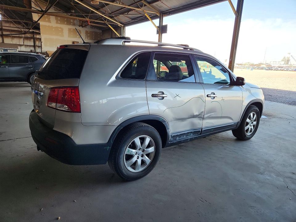 Photo 3 from auction – 2013 KIA SORENTO with VIN 5XYKT4A67DG370713
