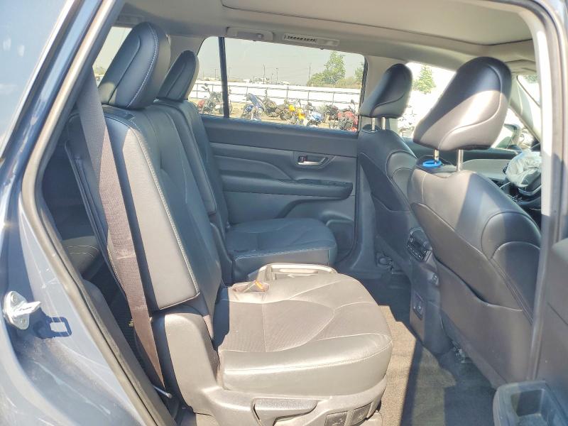 Zdjęcie 11 z aukcji – 2024 TOYOTA GRAND HIGHLANDER z VIN 5TDAAAB58RS038277