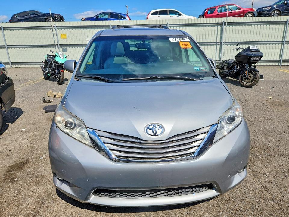 Photo 5 from auction – 2015 TOYOTA SIENNA with VIN 5TDDK3DC0FS100445