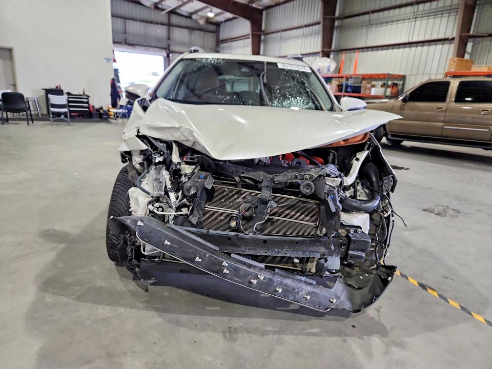 Photo 5 from auction – 2016 TOYOTA RAV4 HV with VIN JTMDJREV0GD037849
