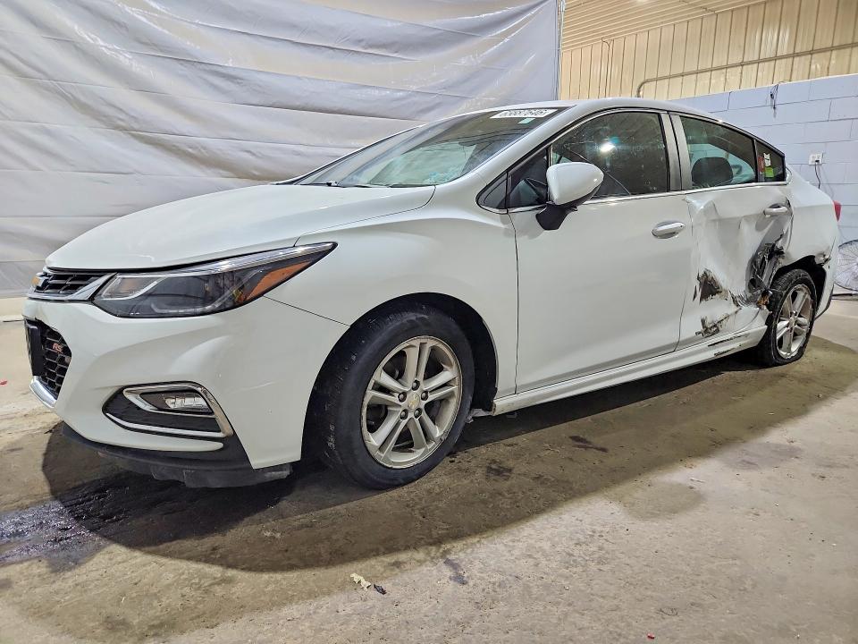 Снимка 1 от търг – 2017 CHEVROLET CRUZE с VIN 1G1BE5SM4H7217327