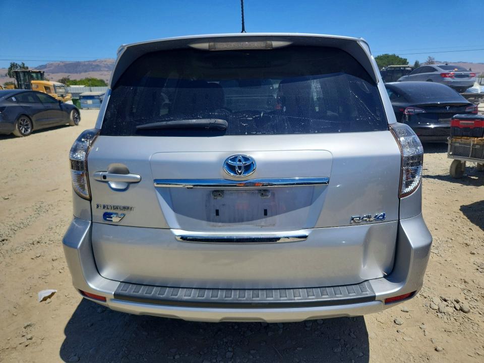 Photo 6 from auction – 2014 TOYOTA RAV4 EV with VIN 2T3YL4DV7EW002418