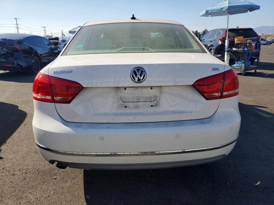 Photo 6 from auction – 2012 VOLKSWAGEN PASSAT with VIN 1VWCP7A32CC005372