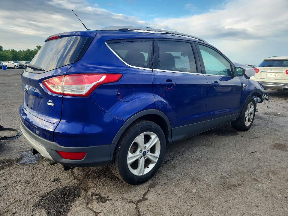 Photo 3 from auction – 2015 FORD ESCAPE with VIN 1FMCU9GX3FUA98348