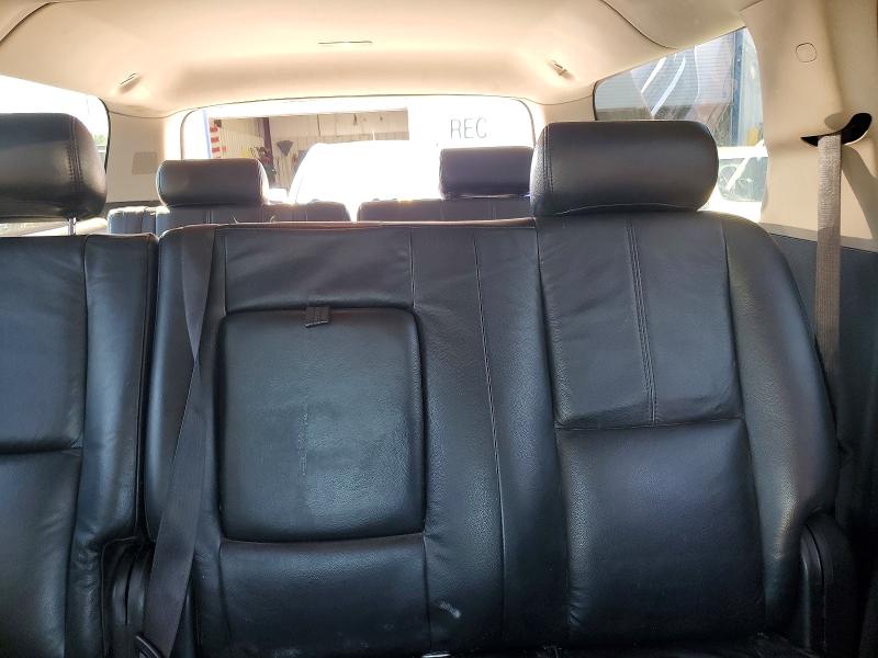 Photo 10 from auction – 2010 CHEVROLET SUBURBAN with VIN 1GNUKHE31AR212312