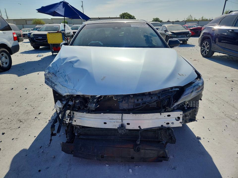 Foto 5 de la subasta – 2022 TOYOTA CAMRY con VIN 4T1K31AK3NU041045