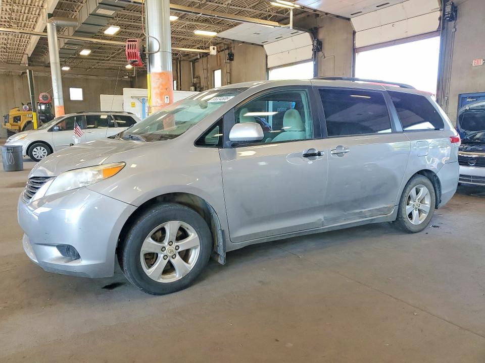 TOYOTA SIENNA 2011 with VIN 5TDKK3DCXBS109929 - Photo from auction