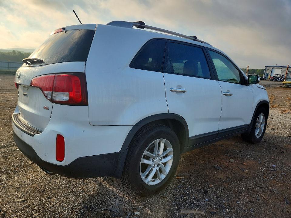Photo 3 from auction – 2015 KIA SORENTO with VIN 5XYKT3A6XFG593146
