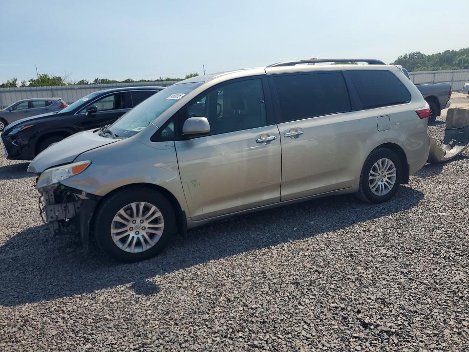2017 TOYOTA SIENNA - Търг №64530506