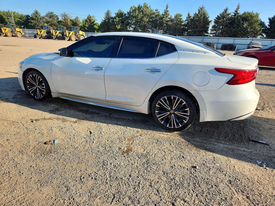 Photo 2 from auction – 2017 NISSAN MAXIMA with VIN 1N4AA6AP6HC369588