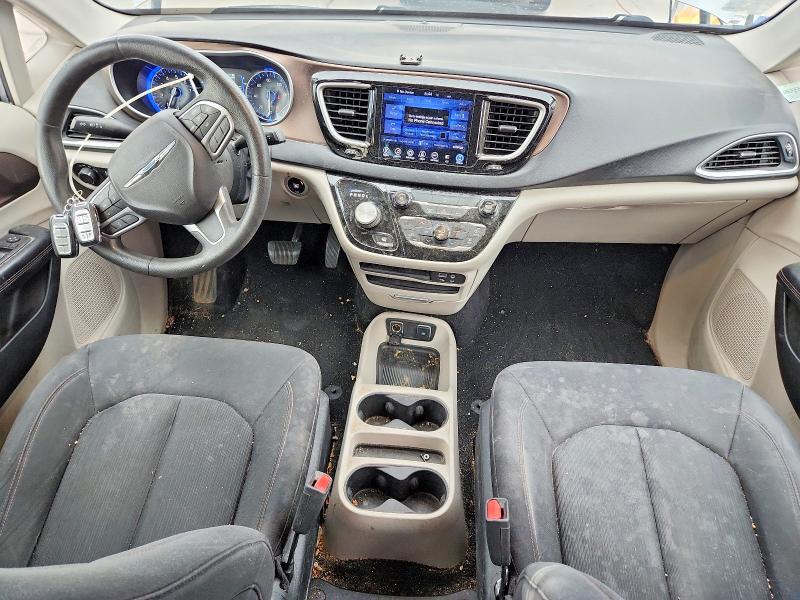 Photo 8 from auction – 2017 CHRYSLER PACIFICA with VIN 2C4RC1DG8HR610564