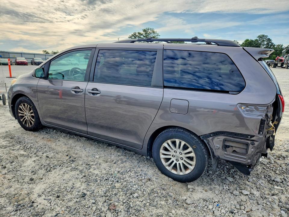 Photo 2 from auction – 2014 TOYOTA SIENNA with VIN 5TDYK3DC3ES433660