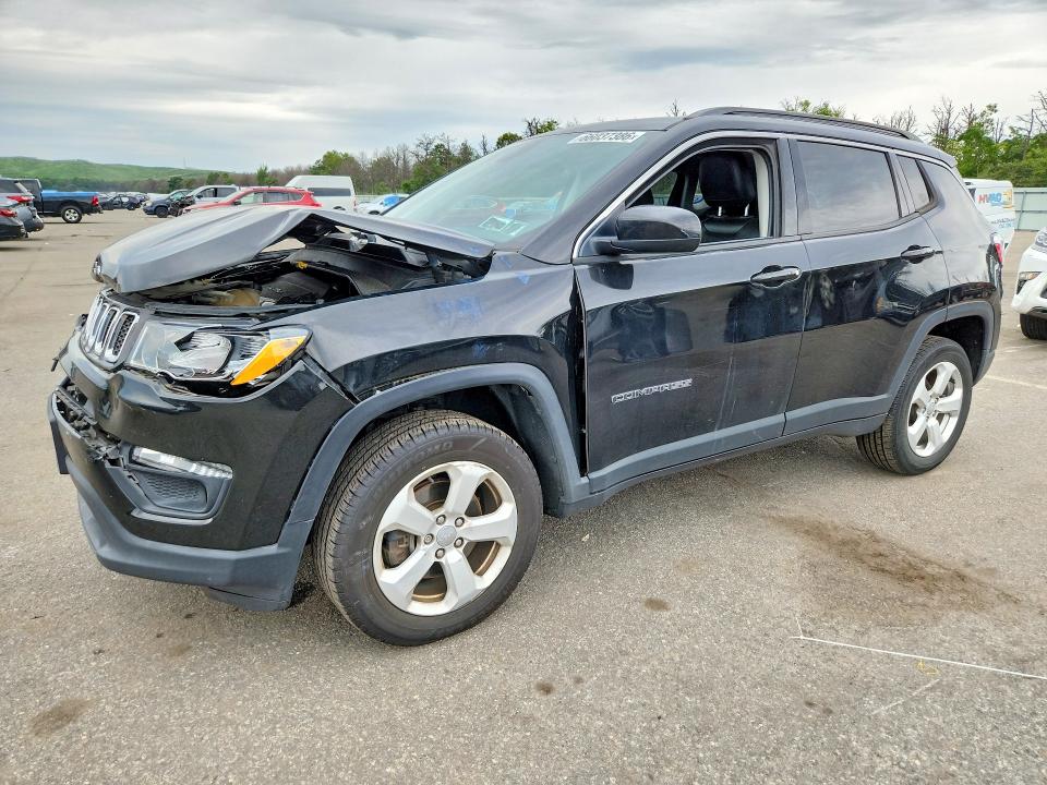 JEEP COMPASS 2018 with VIN 3C4NJDBB4JT354911 - Photo from auction
