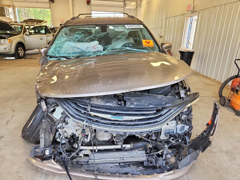 Photo 5 from auction – 2018 CHRYSLER PACIFICA with VIN 2C4RC1L78JR133495