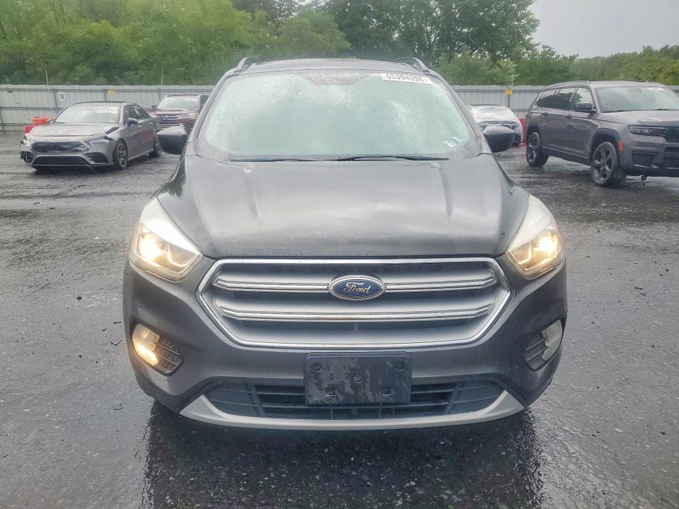 Photo 5 from auction – 2017 FORD ESCAPE with VIN 1FMCU9GD5HUE39600