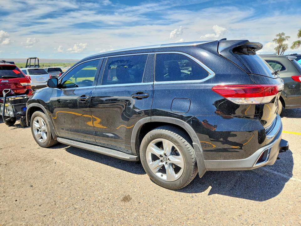 Photo 2 from auction – 2019 TOYOTA HIGHLANDER with VIN 5TDYZRFH7KS321060