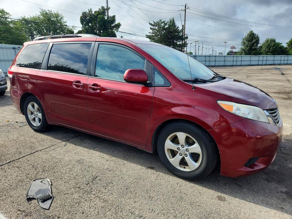 Photo 4 from auction – 2012 TOYOTA SIENNA with VIN 5TDKK3DC6CS208961