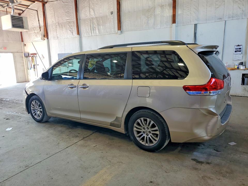 Фото 2 с аукциона – 2013 TOYOTA SIENNA с VIN 5TDYK3DC6DS404703