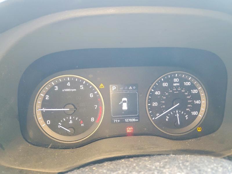 Photo 9 from auction – 2017 HYUNDAI TUCSON with VIN KM8J3CA29HU390920