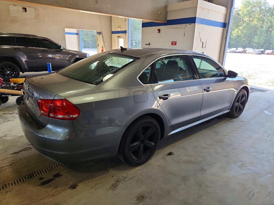 Снимка 3 от търг – 2012 VOLKSWAGEN PASSAT с VIN 1VWBP7A33CC091013