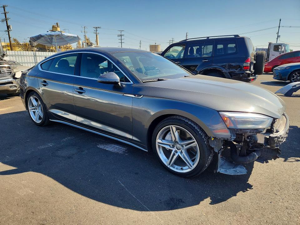 Photo 4 from auction – 2021 AUDI A5 with VIN WAUDACF53MA012188