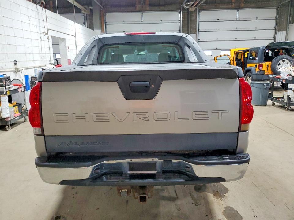 Photo 6 from auction – 2005 CHEVROLET AVALANCHE with VIN 3GNEK12Z55G233741