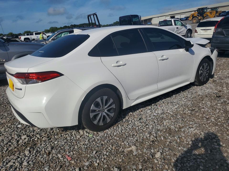 Фото 3 с аукциона – 2022 TOYOTA COROLLA с VIN JTDEAMDE4NJ052913