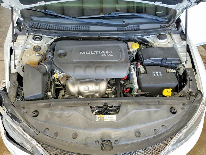 Photo 11 from auction – 2016 CHRYSLER 200 with VIN 1C3CCCAB7GN125875
